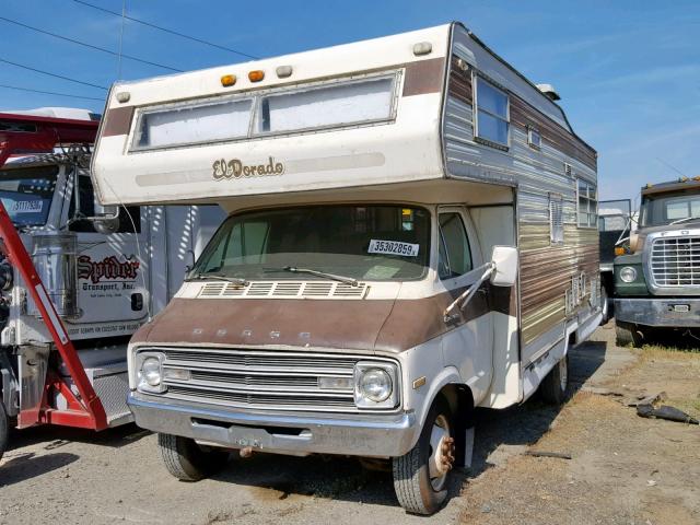 F34BD6V071912 - 1976 DODGE RV BROWN photo 2