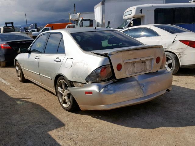 JTHBD192030065067 - 2003 LEXUS IS 300 SILVER photo 3