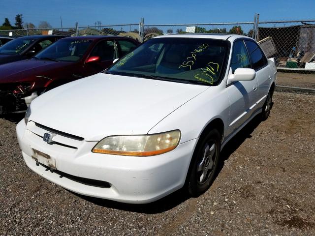 1HGCG1655WA009220 - 1998 HONDA ACCORD EX  photo 2