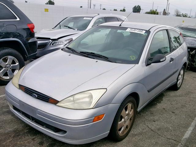 3FAFP31351R195584 - 2001 FORD FOCUS ZX3 SILVER photo 2