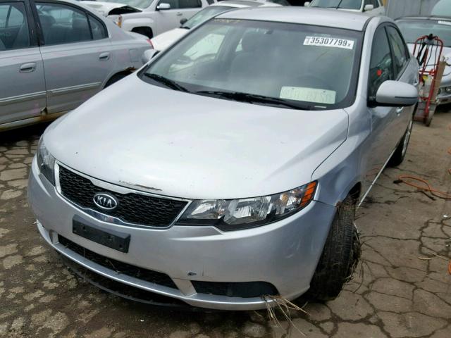 KNAFU4A29D5728301 - 2013 KIA FORTE EX SILVER photo 2