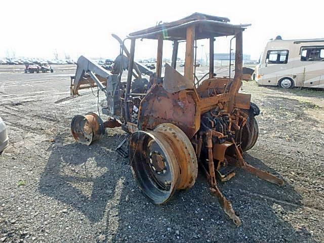 ZABD01792 - 2010 NEWH TRACTOR BURN photo 3