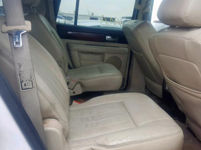 5LMFU27R83LJ24169 - 2003 LINCOLN NAVIGATOR 白色 照片 6