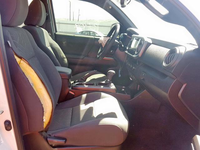 5TFCZ5AN2JX129330 - 2018 TOYOTA TACOMA DOU თეთრი ფოტო 5