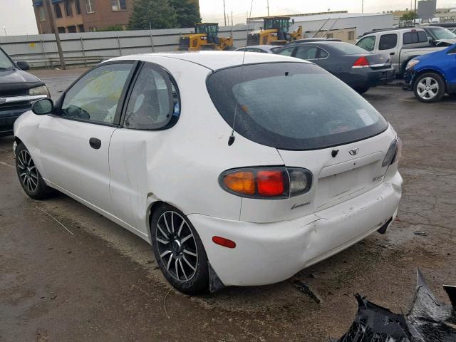 KLATA22622B702956 - 2002 DAEWOO LANOS S WHITE photo 3