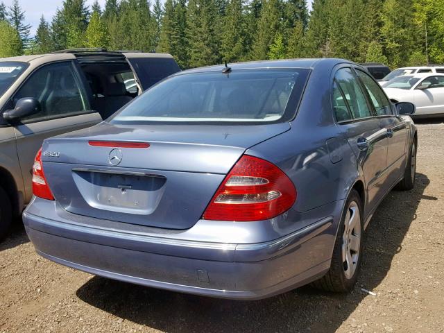 WDBUF65J95A728825 - 2005 MERCEDES-BENZ E 320 BLUE photo 4