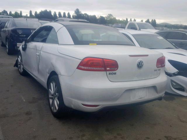 WVWBW8AH0GV001091 - 2016 VOLKSWAGEN EOS KOMFOR WHITE photo 3