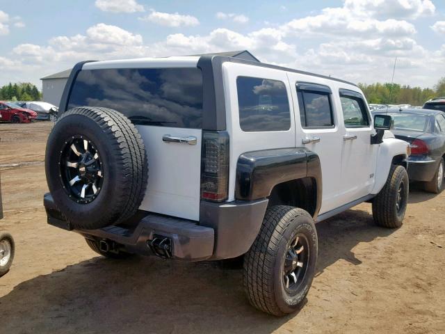 5GTEN13E688168008 - 2008 HUMMER H3 WHITE photo 4