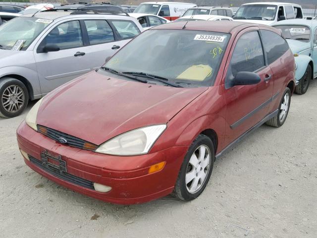 3FAFP31332R136745 - 2002 FORD FOCUS ZX3 BURGUNDY photo 2