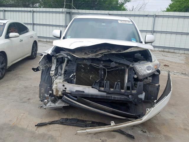 5TDZA3EH3DS044467 - 2013 TOYOTA HIGHLANDER WHITE photo 9