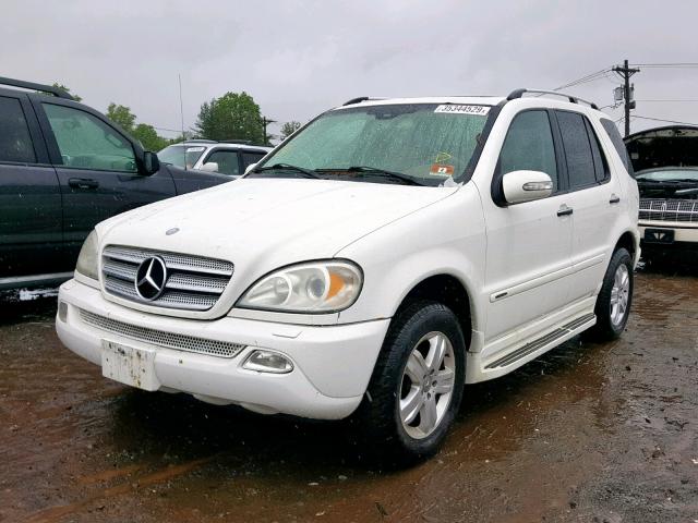 4JGAB57E05A536571 - 2005 MERCEDES-BENZ ML 350 WHITE photo 2