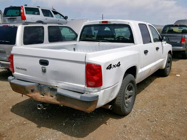 1D7HW28KX5S231492 - 2005 DODGE DAKOTA QUA WHITE photo 4