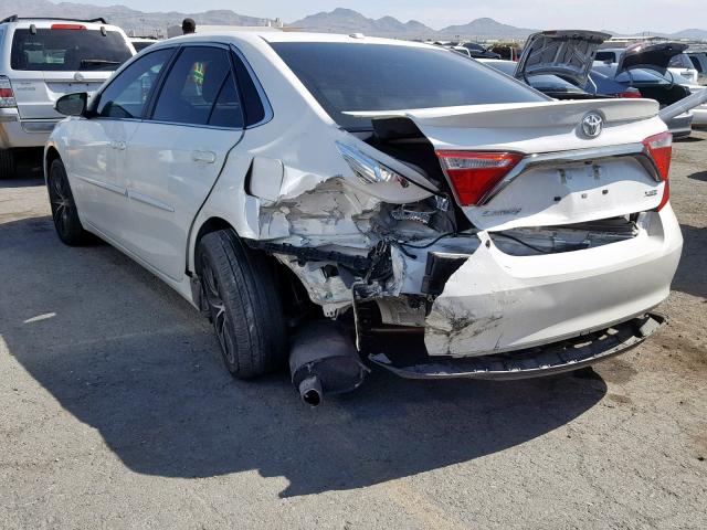 4T1BK1FK4FU563969 - 2015 TOYOTA CAMRY XSE WHITE photo 3