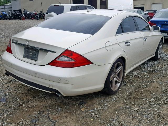 WDDDJ7CB9BA172342 - 2011 MERCEDES-BENZ CLS 550 WHITE photo 4