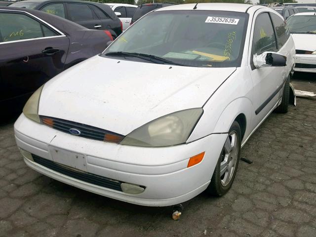 3FAFP31Z43R193722 - 2003 FORD FOCUS ZX3 WHITE photo 2