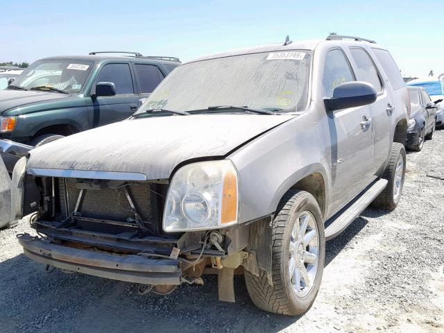 1GKFK13077J120781 - 2007 GMC YUKON SILVER photo 2