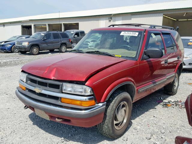 1GNDT13W412209818 - 2001 CHEVROLET BLAZER MAROON photo 2