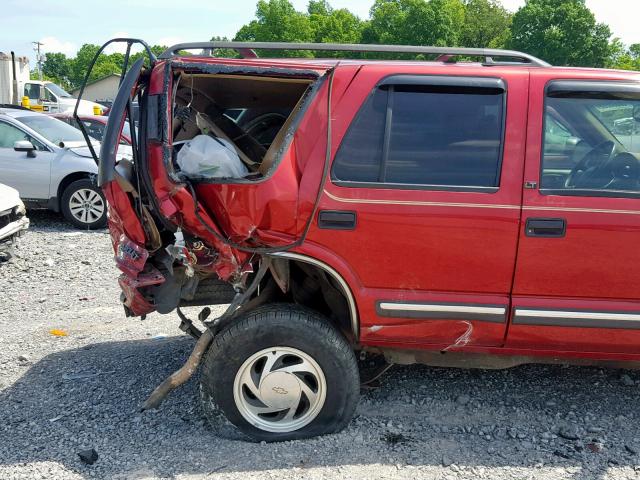 1GNDT13W412209818 - 2001 CHEVROLET BLAZER MAROON photo 9