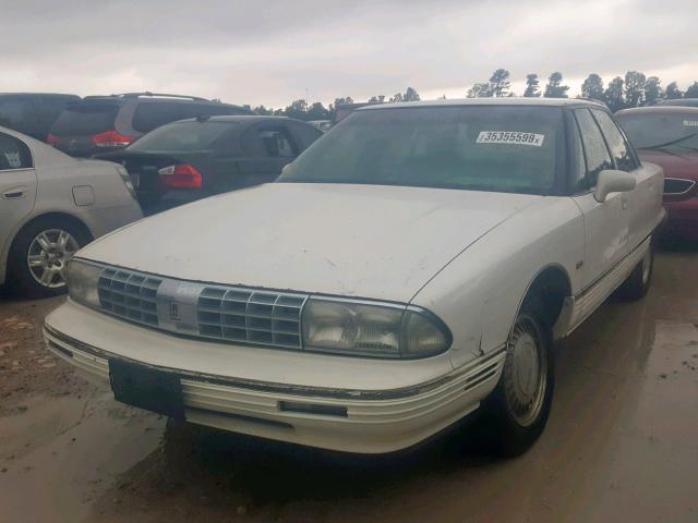 1G3CW53L9N4330878 - 1992 OLDSMOBILE 98 REGENCY WHITE photo 2