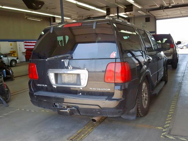 5LMFU28RX3LJ42865 - 2003 LINCOLN NAVIGATOR 黑色 照片 4