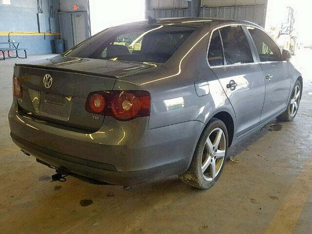 3VWRL7AJ2AM071467 - 2010 VOLKSWAGEN JETTA TDI CHARCOAL photo 4