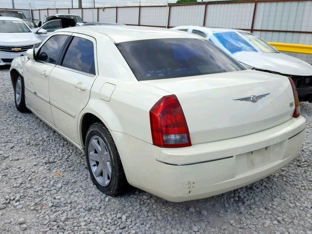 2C3JA53G65H130850 - 2005 CHRYSLER 300 TOURIN CREAM photo 3