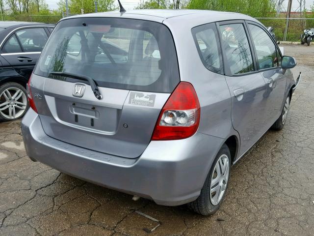 JHMGD37428S060633 - 2008 HONDA FIT GRAY photo 4