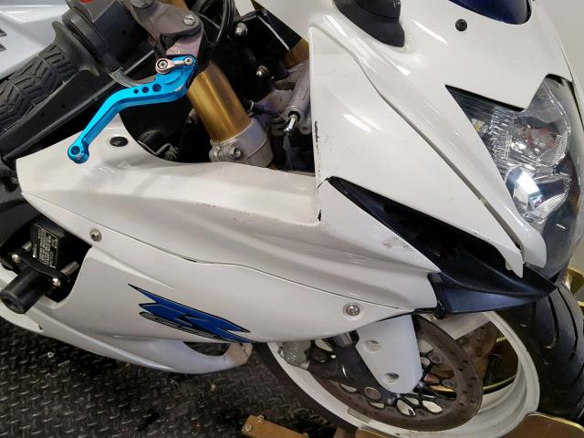 JS1GR7MA8D2101324 - 2013 SUZUKI GSX-R750 WHITE photo 11