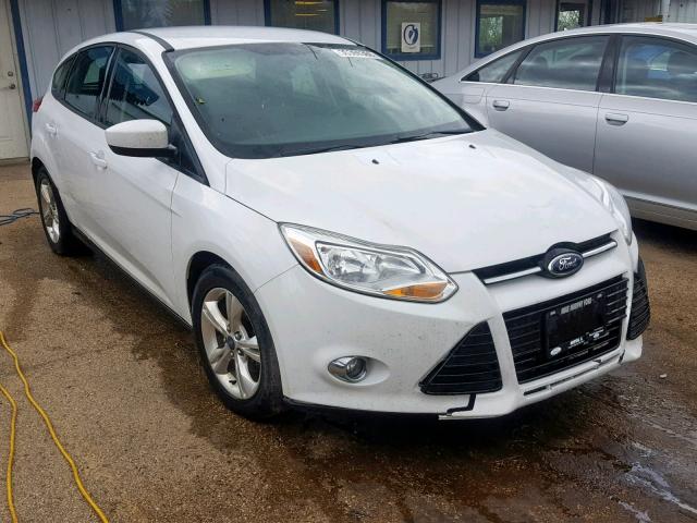 1FAHP3K24CL382301 - 2012 FORD FOCUS SE WHITE photo 1