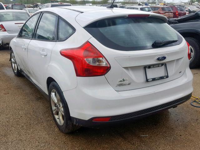 1FAHP3K24CL382301 - 2012 FORD FOCUS SE WHITE photo 3