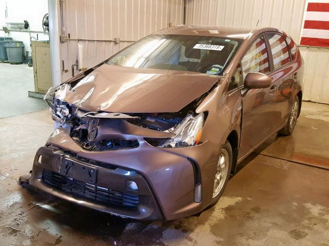 JTDZN3EUXHJ056586 - 2017 TOYOTA PRIUS V BROWN photo 2