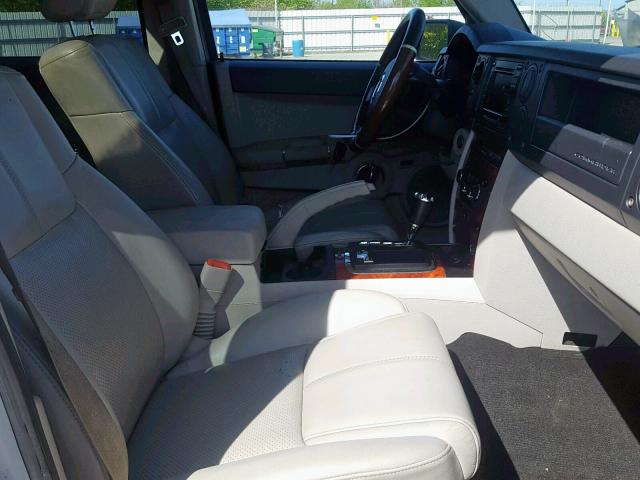 1J8HG58286C144249 - 2006 JEEP COMMANDER WHITE photo 5