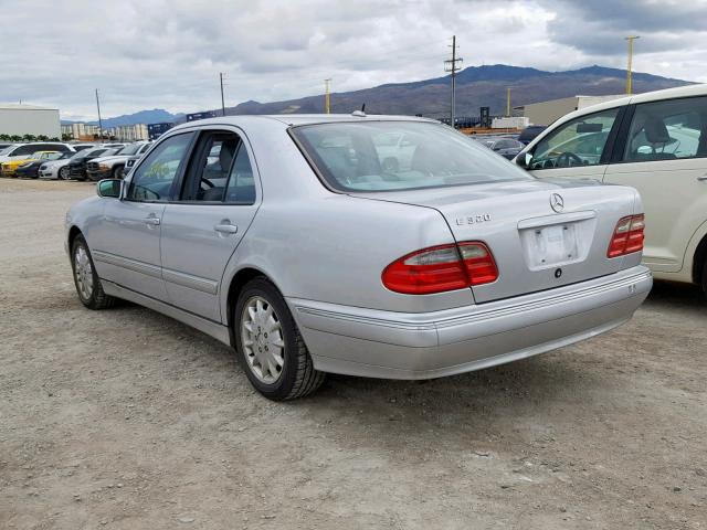 WDBJF65J7YB064509 - 2000 MERCEDES-BENZ E 320 SILVER photo 3