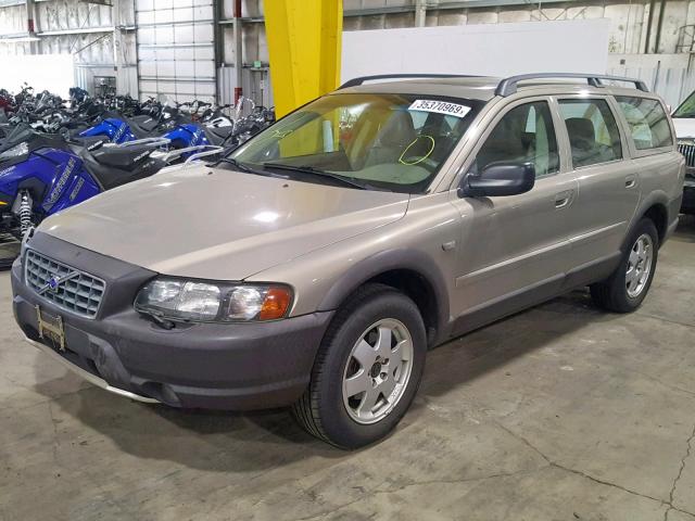 YV1SZ58D821060263 - 2002 VOLVO V70 XC GOLD photo 2