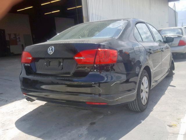 3VW2K7AJ2EM437521 - 2014 VOLKSWAGEN JETTA BASE BLACK photo 4