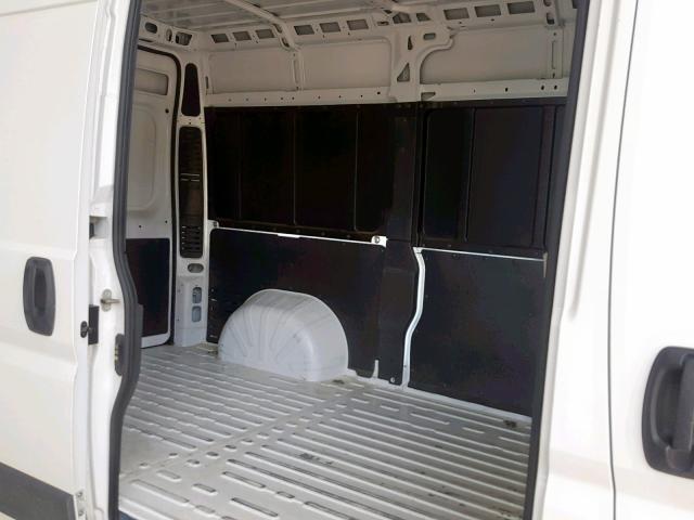 3C6TRVCG6JE138909 - 2018 RAM PROMASTER 白色 照片 6