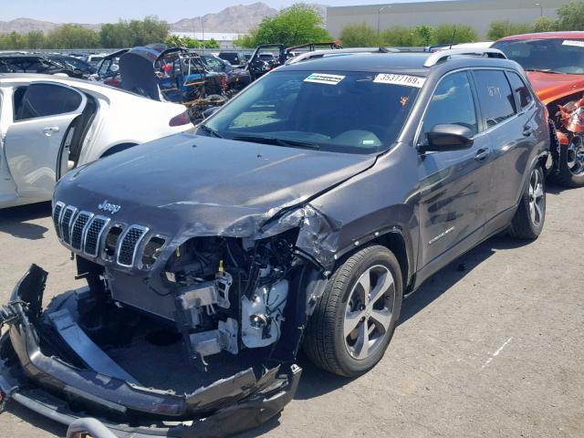 1C4PJLDB2KD196043 - 2019 JEEP CHEROKEE L GRAY photo 2