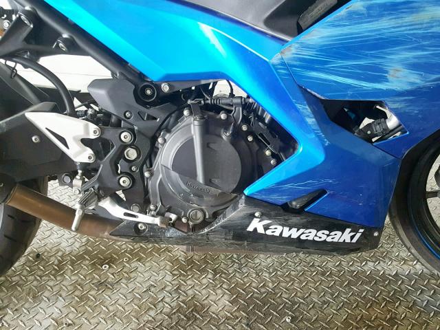 JKAEXKH15JDA04384 - 2018 KAWASAKI EX400 BLUE photo 7