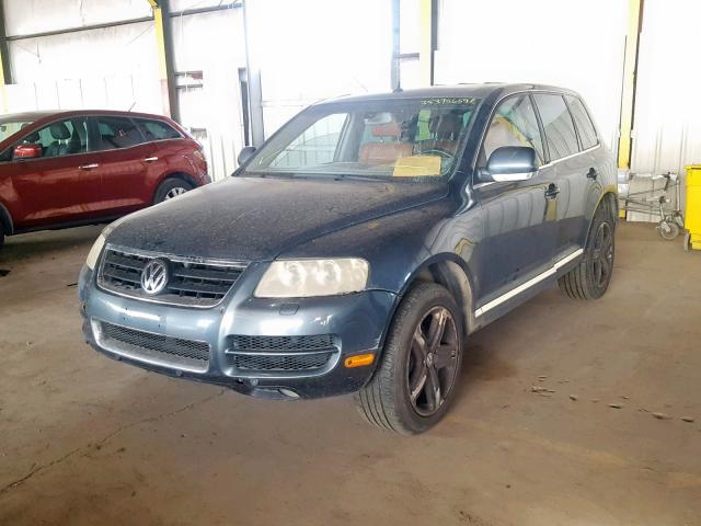 WVGMM77L65D019551 - 2005 VOLKSWAGEN TOUAREG 4. GRAY photo 2