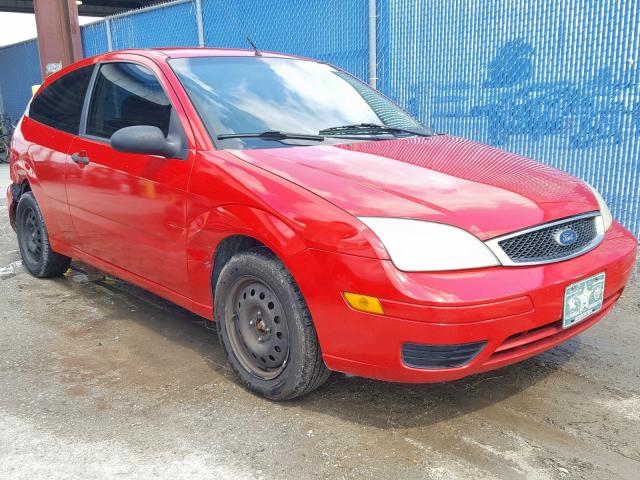 3FAFP31N95R132771 - 2005 FORD FOCUS ZX3 RED photo 1