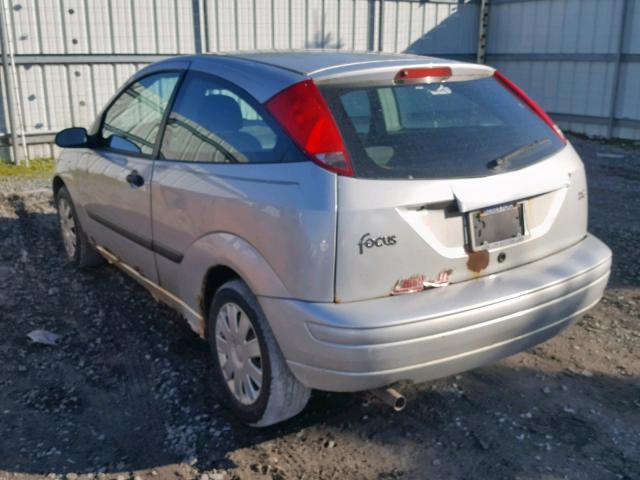 3FAFP31Z94R104504 - 2004 FORD FOCUS ZX3 SILVER photo 3