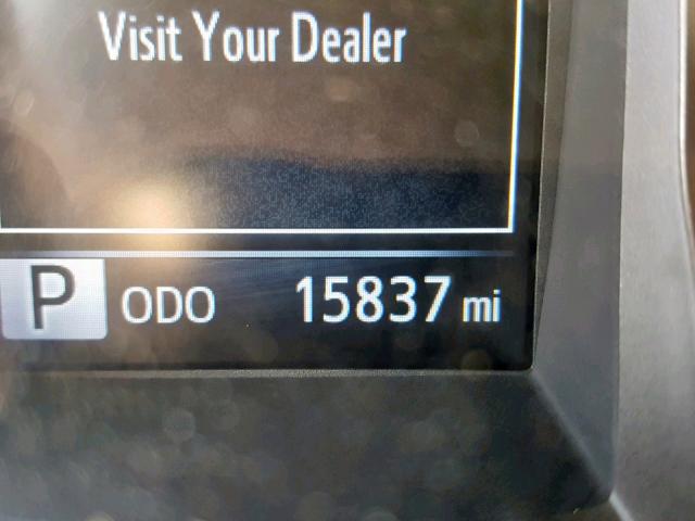 3TMAZ5CN1JM062407 - 2018 TOYOTA TACOMA DOU WHITE photo 8