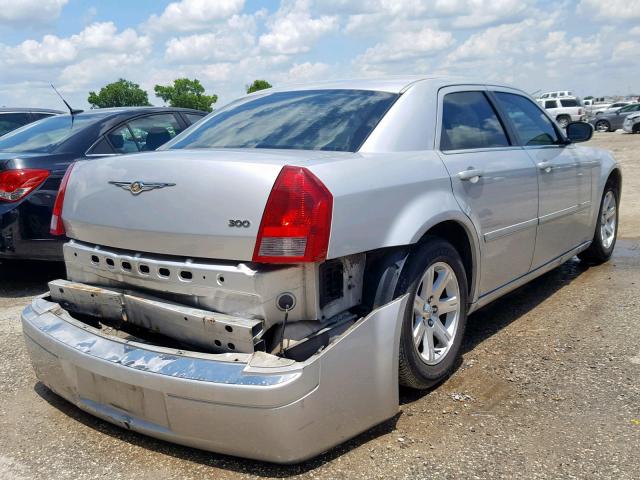 2C3LA43R36H272823 - 2006 CHRYSLER 300 SILVER photo 4