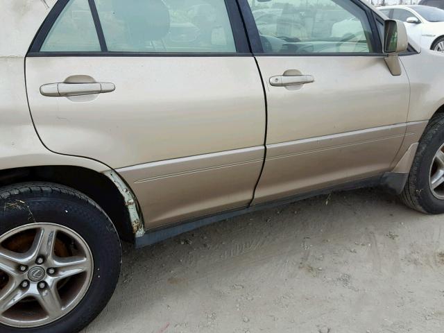 JT6HF10U4X0086487 - 1999 LEXUS RX 300 GOLD photo 9