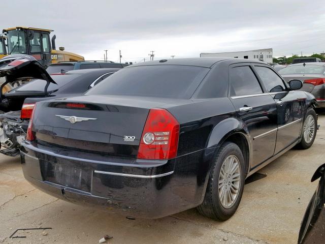 2C3CA5CVXAH300810 - 2010 CHRYSLER 300 TOURIN BLACK photo 4