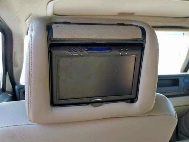 1J8HH58N46C283446 - 2006 JEEP COMMANDER SILVER photo 9