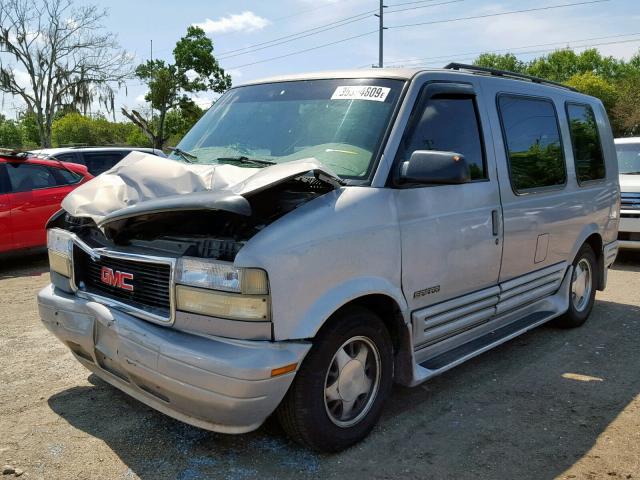 1GDDM19W1YB500716 - 2000 GMC SAFARI XT SILVER photo 2