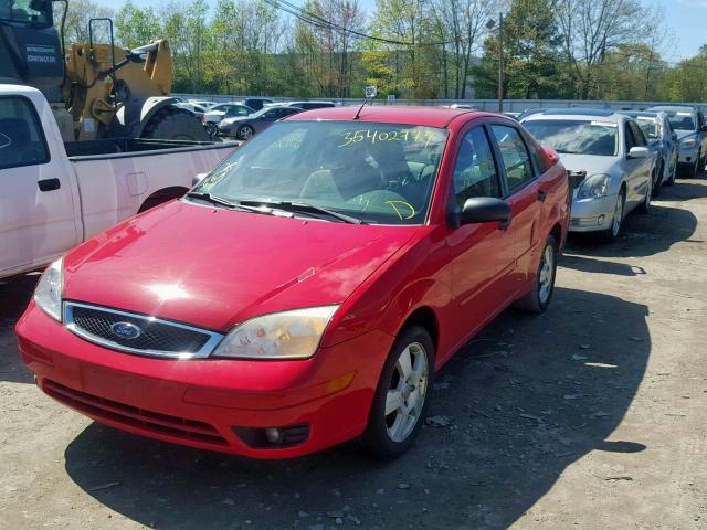 1FAFP34N97W311520 - 2007 FORD FOCUS ZX4 RED photo 2