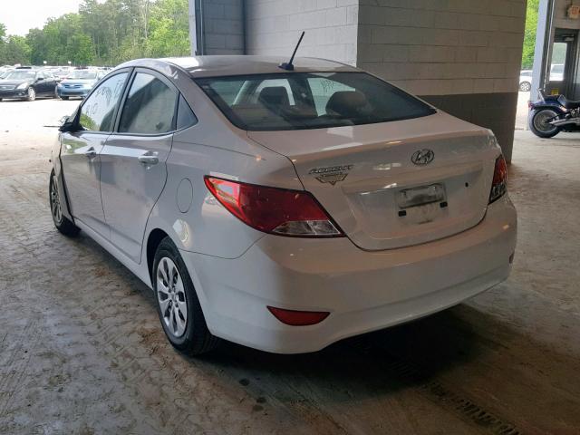 KMHCT4AEXGU136544 - 2016 HYUNDAI ACCENT SE WHITE photo 3