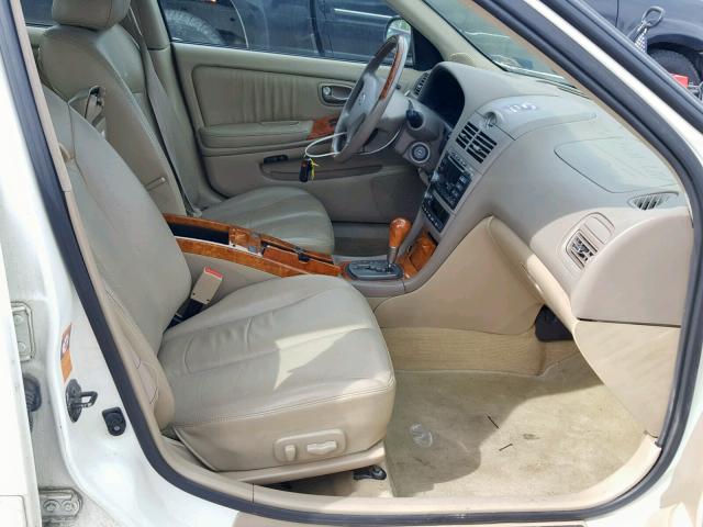 JNKDA31A63T104825 - 2003 INFINITI I35 WHITE photo 5